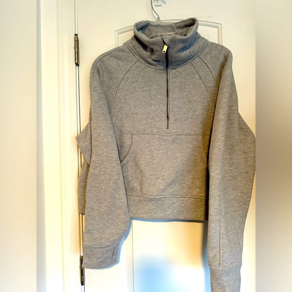 Unknown manufacturer Cropped grey mock turtle neck sweatshirt! Very comfortable